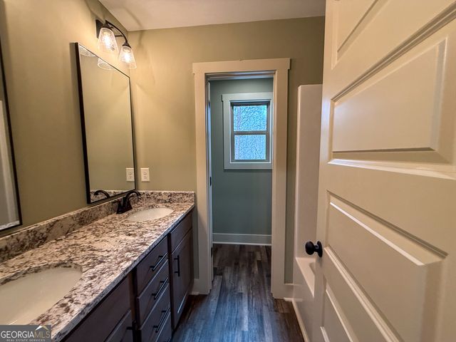 18 Creek Bend Point, Cleveland, GA 30528