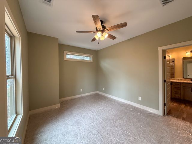 18 Creek Bend Point, Cleveland, GA 30528