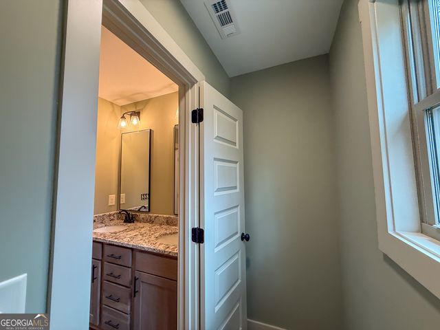 18 Creek Bend Point, Cleveland, GA 30528