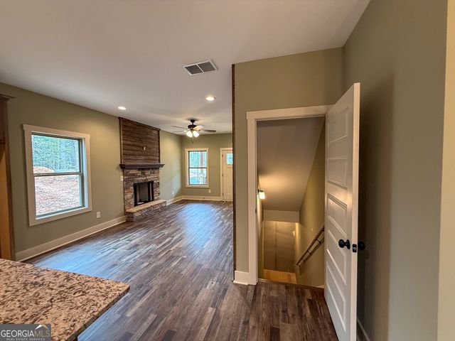 18 Creek Bend Point, Cleveland, GA 30528