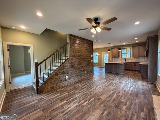 18 Creek Bend Point, Cleveland, GA 30528