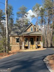 18 Creek Bend Point, Cleveland, GA 30528