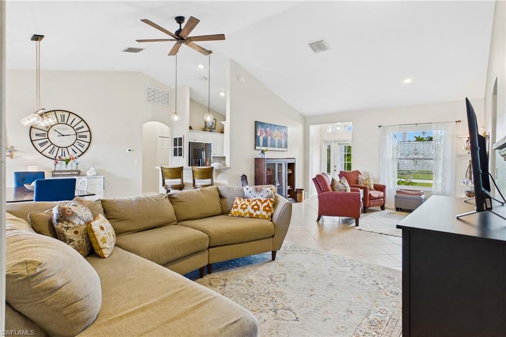 Image 23 of property listing at 2658 SW 31st LN, Cape Coral, FL 33914