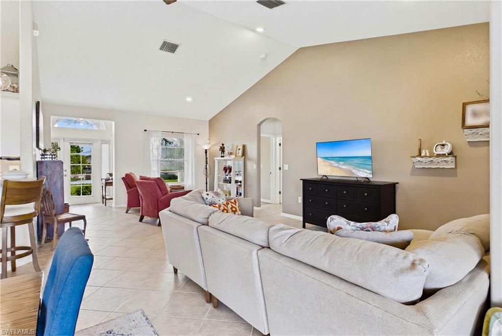 Image 24 of property listing at 2658 SW 31st LN, Cape Coral, FL 33914