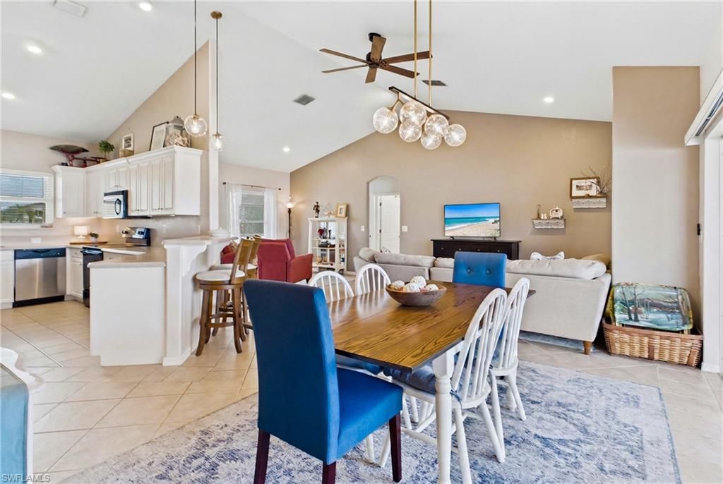 Image 27 of property listing at 2658 SW 31st LN, Cape Coral, FL 33914