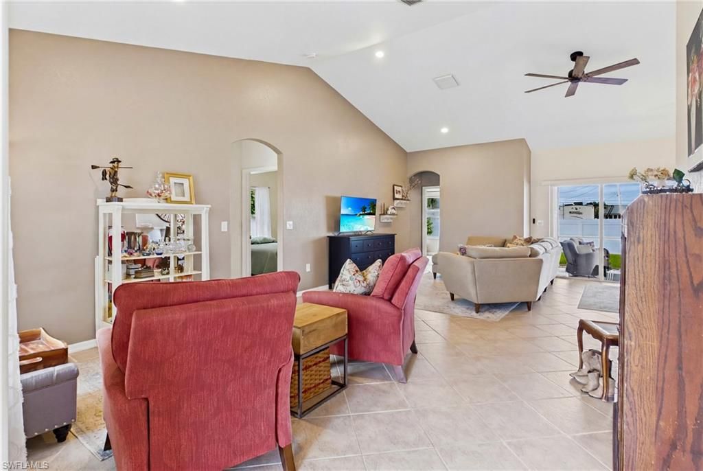 Image 28 of property listing at 2658 SW 31st LN, Cape Coral, FL 33914
