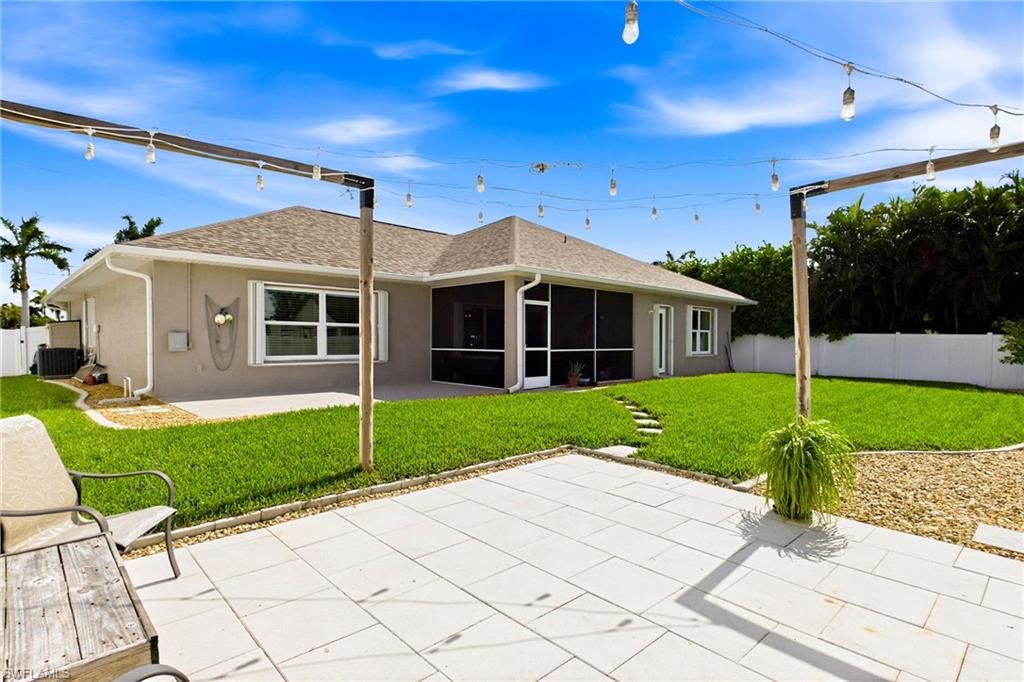 Image 37 of property listing at 2658 SW 31st LN, Cape Coral, FL 33914