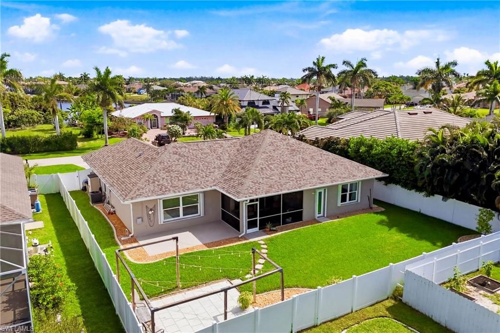 Image 38 of property listing at 2658 SW 31st LN, Cape Coral, FL 33914