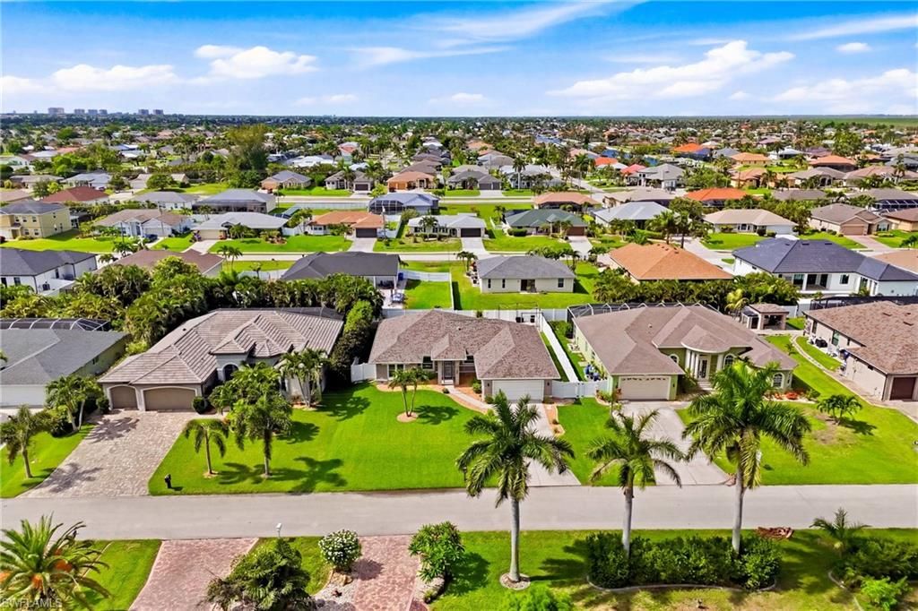 Image 40 of property listing at 2658 SW 31st LN, Cape Coral, FL 33914