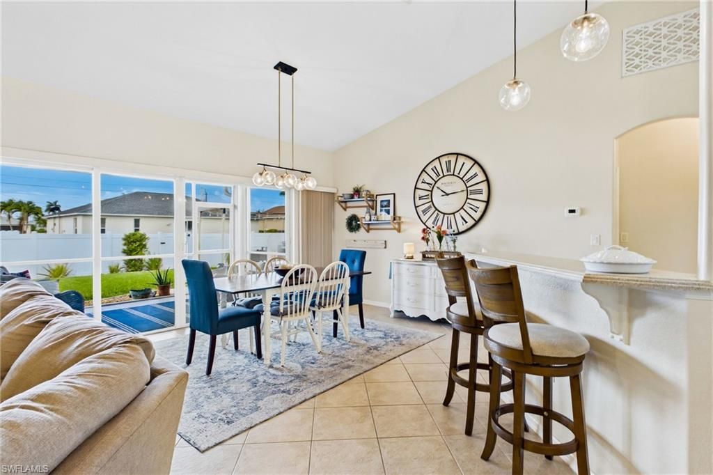 Image 8 of property listing at 2658 SW 31st LN, Cape Coral, FL 33914