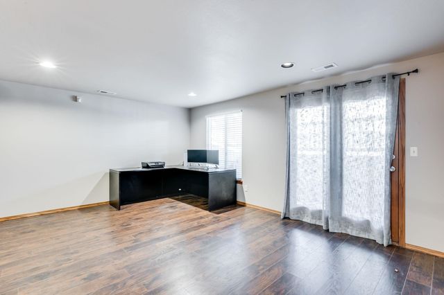 8811 W Britton Ct, Wichita, KS 67205