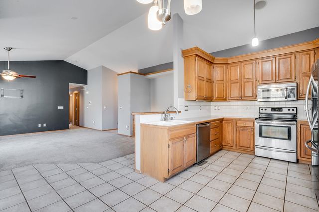 8811 W Britton Ct, Wichita, KS 67205