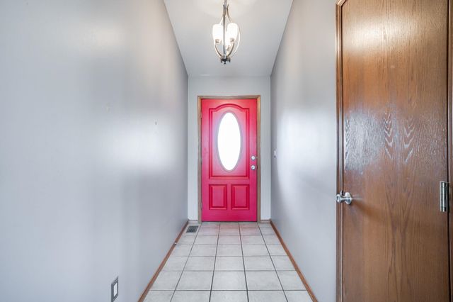 8811 W Britton Ct, Wichita, KS 67205