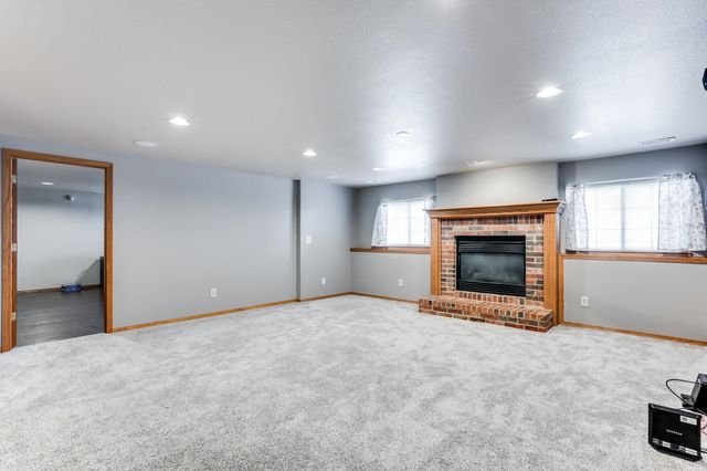 8811 W Britton Ct, Wichita, KS 67205