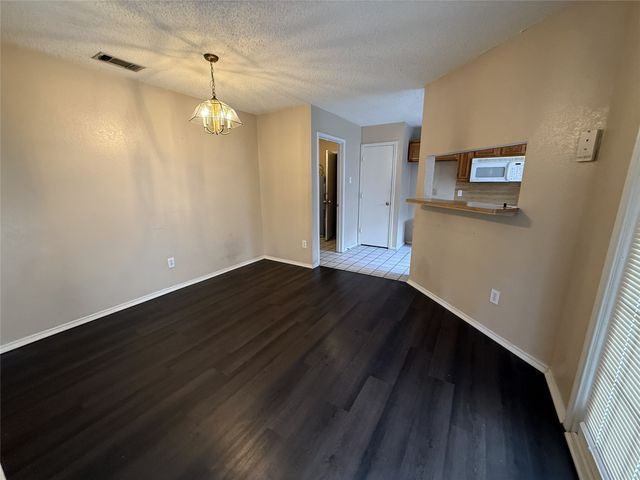 1120 Old Barn Lane, Mesquite, TX 75149