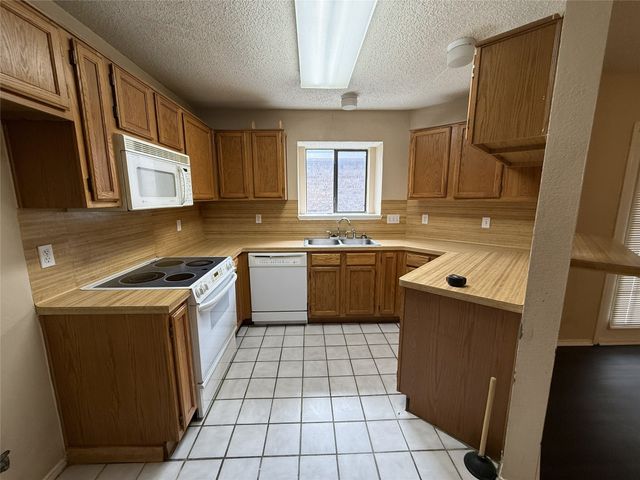 1120 Old Barn Lane, Mesquite, TX 75149