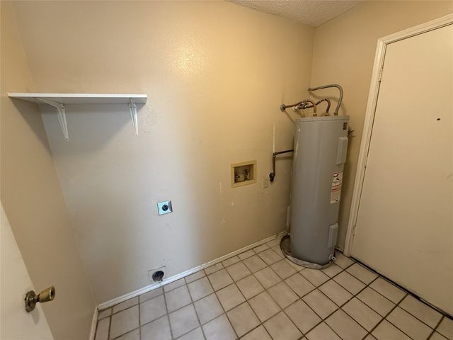 1120 Old Barn Lane, Mesquite, TX 75149