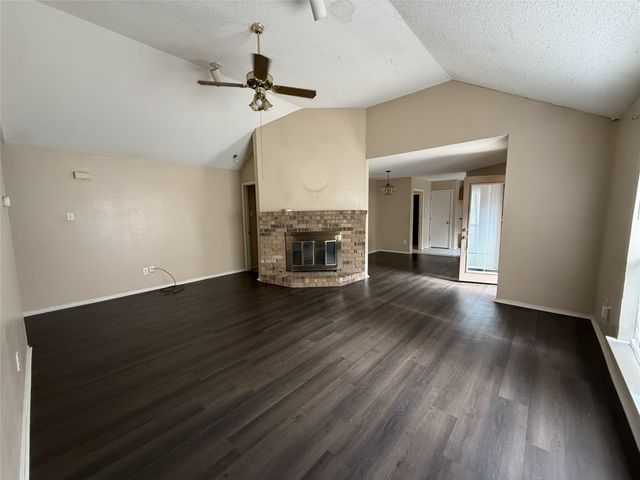 1120 Old Barn Lane, Mesquite, TX 75149