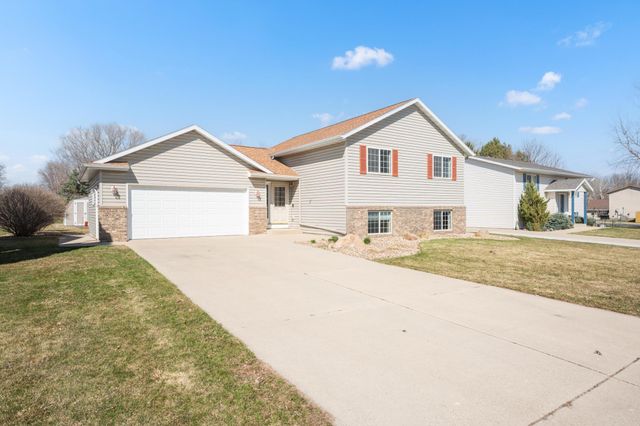 905 3rd Street NW, Byron, MN 55920