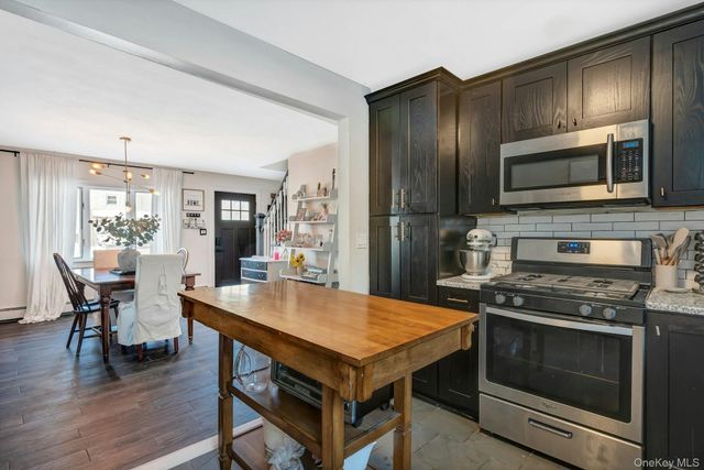 35 Kenwood Avenue, Massapequa, NY 11758