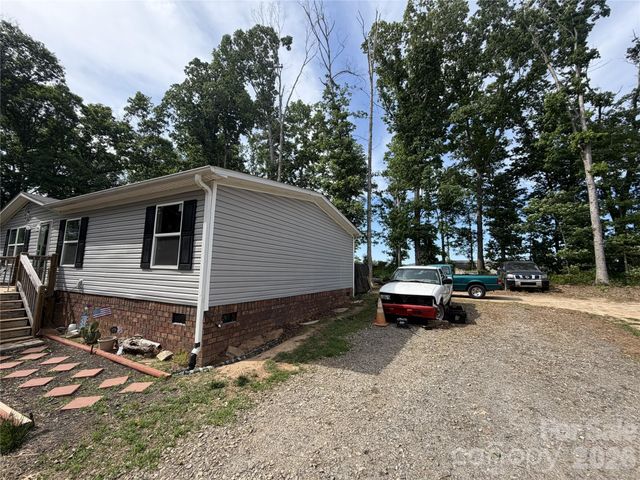 915 Jay Burke Road, Taylorsville, NC 28681