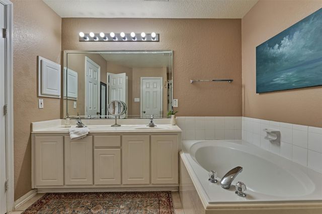 7 W Greenhill Terrace Place, The Woodlands, TX 77382