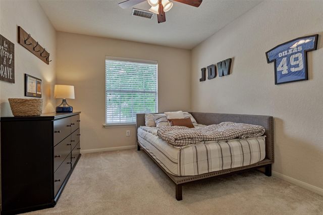 7 W Greenhill Terrace Place, The Woodlands, TX 77382