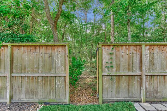 7 W Greenhill Terrace Place, The Woodlands, TX 77382