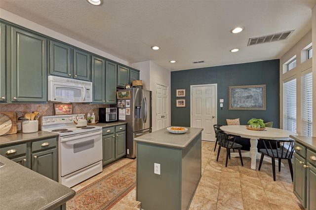 7 W Greenhill Terrace Place, The Woodlands, TX 77382