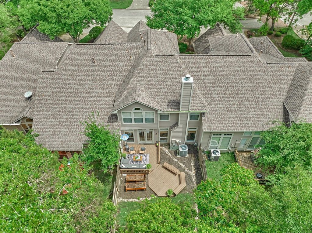 7 W Greenhill Terrace Place, The Woodlands, TX 77382
