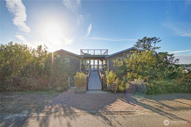 35302 I Place, Ocean Park, WA 98640