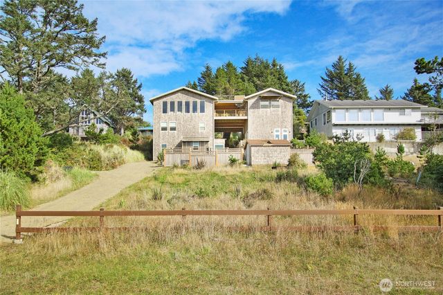 35302 I Place, Ocean Park, WA 98640