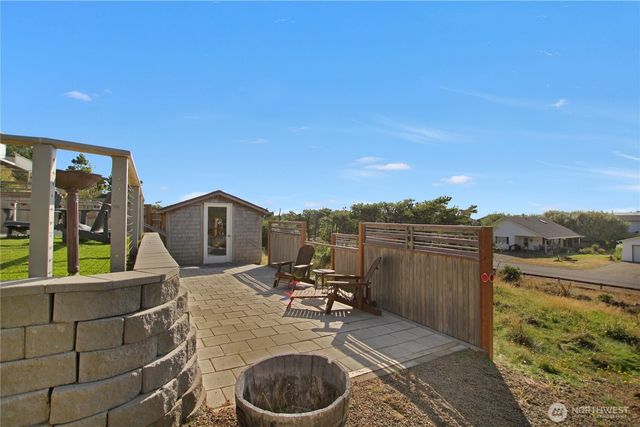 35302 I Place, Ocean Park, WA 98640