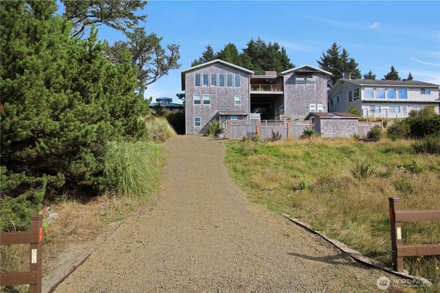 35302 I Place, Ocean Park, WA 98640