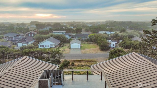 35302 I Place, Ocean Park, WA 98640