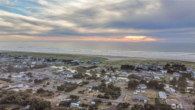 35302 I Place, Ocean Park, WA 98640