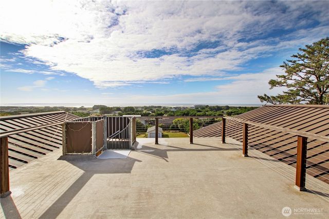 35302 I Place, Ocean Park, WA 98640