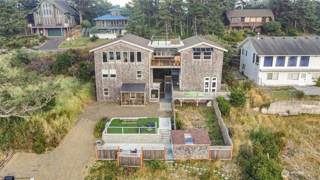 35302 I Place, Ocean Park, WA 98640