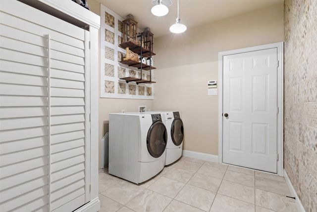 186 Las Colinas Trail, Cross Roads, TX 76227