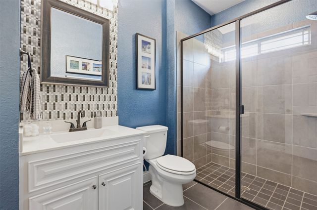 186 Las Colinas Trail, Cross Roads, TX 76227