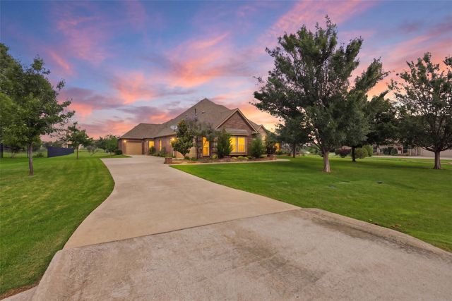 186 Las Colinas Trail, Cross Roads, TX 76227