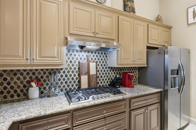 186 Las Colinas Trail, Cross Roads, TX 76227