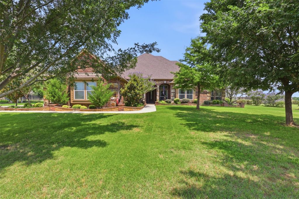 186 Las Colinas Trail, Cross Roads, TX 76227