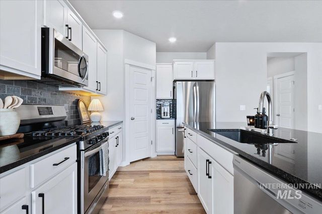 4215 N Pindus Avenue, Meridian, ID 83646