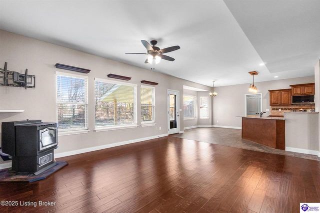 316 Merlot Court, Vine Grove, KY 40175