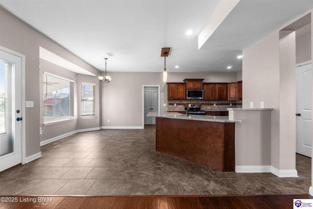 316 Merlot Court, Vine Grove, KY 40175