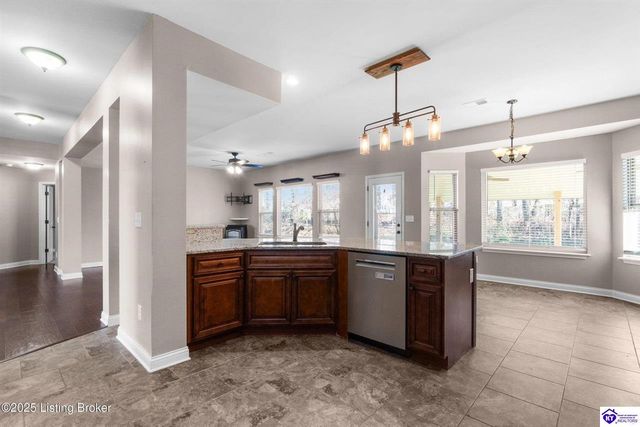 316 Merlot Court, Vine Grove, KY 40175