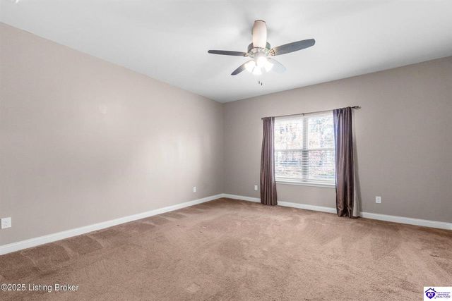 316 Merlot Court, Vine Grove, KY 40175