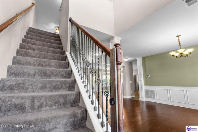 316 Merlot Court, Vine Grove, KY 40175