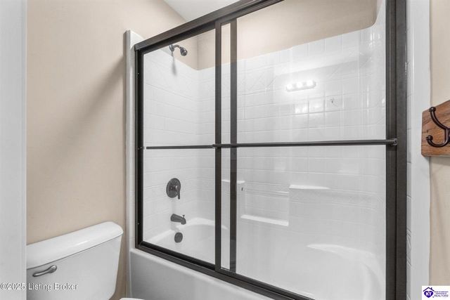 316 Merlot Court, Vine Grove, KY 40175